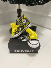 Load image into Gallery viewer, Custom Bee Converse
