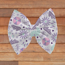 Load image into Gallery viewer, Purple Floral Bow Set - Sincere Sentiments
